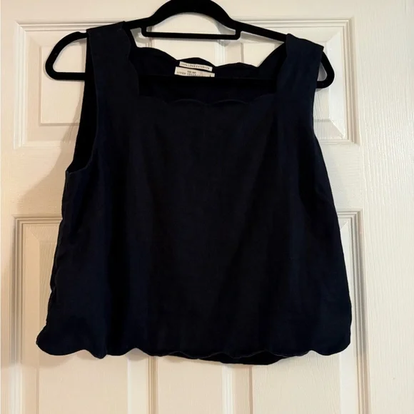 Abercrombie and Fitch Premium Linen Scallop-Hem Top - Picture 2 of 4